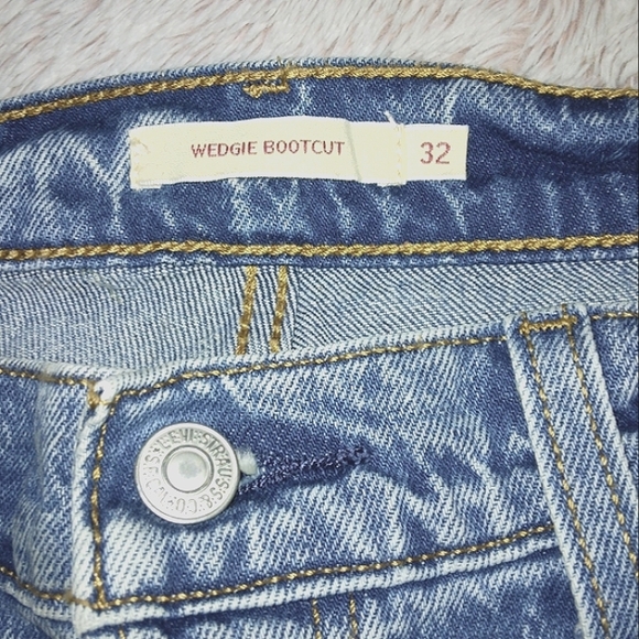 Levi's Bootcut Wedgie - Picture 6 of 6